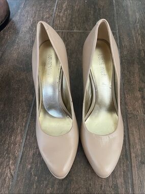Nine West Beige Pointed-Toe Leather Pumps